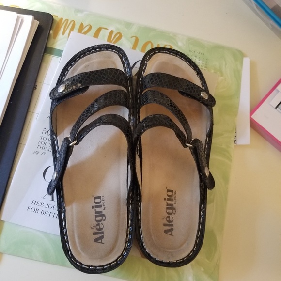 Sold!  Alegria sandal, black leather, size 8 - Picture 7 of 7